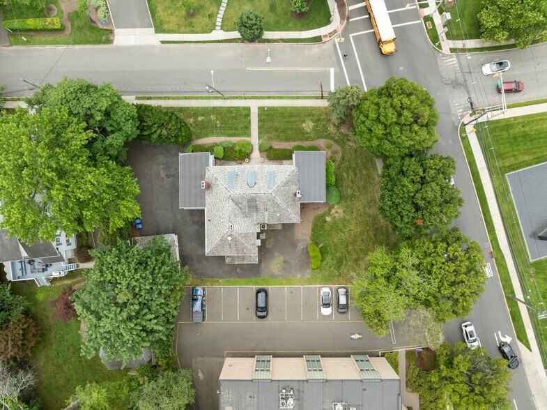 More Photos Of 61 Glenwood Rd, Englewood Office For Sale