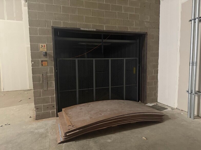 More Photos Of 2700 Miamisburg Centerville Rd, Dayton Storefront Retail Office For Lease