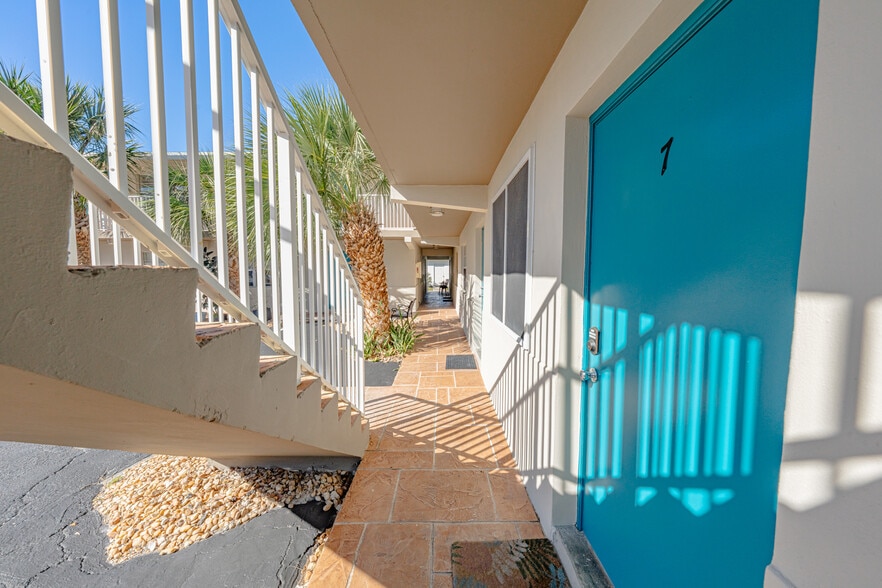 More Photos Of 3213 SE 12th St, Pompano Beach Apartments For Sale