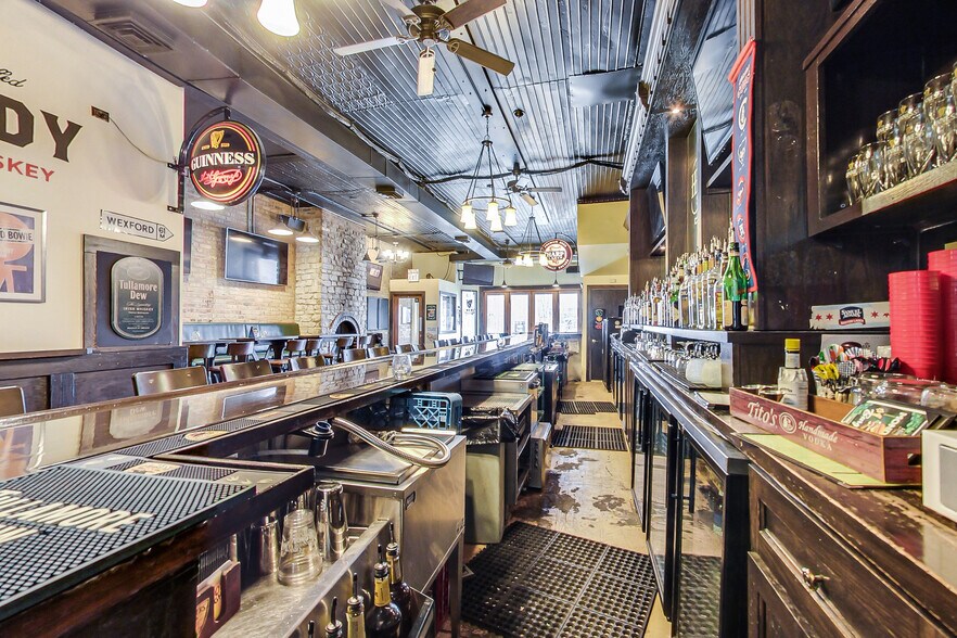 More Photos Of 2723 N Halsted St, Chicago Bar For Sale