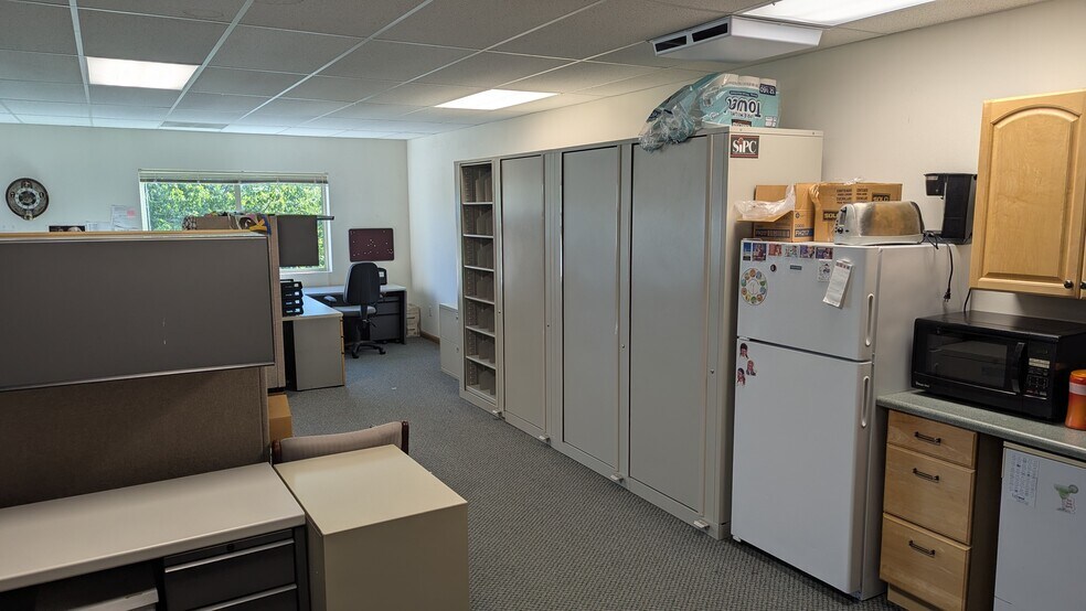 More Photos Of 20055 SW Pacific Hwy, Sherwood Office For Lease
