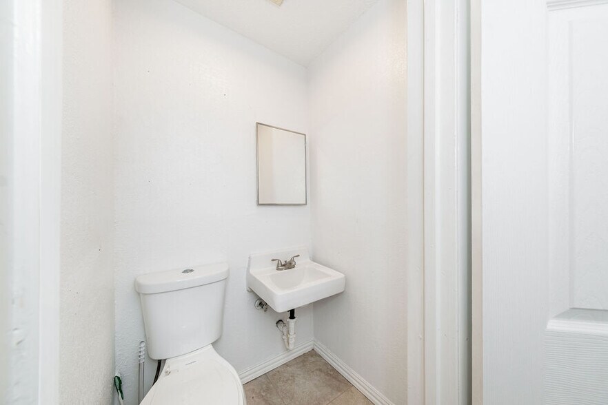 More Photos Of 2504 Holliday Rd, Wichita Falls Office For Sale