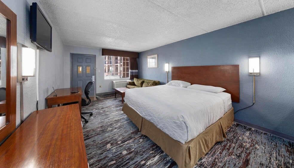 More Photos Of 4109 Padre Blvd, South Padre Island Hotel For Sale