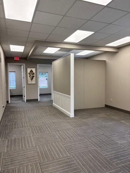 More Photos Of 1936 Boothe Cir, Longwood Medical For Lease