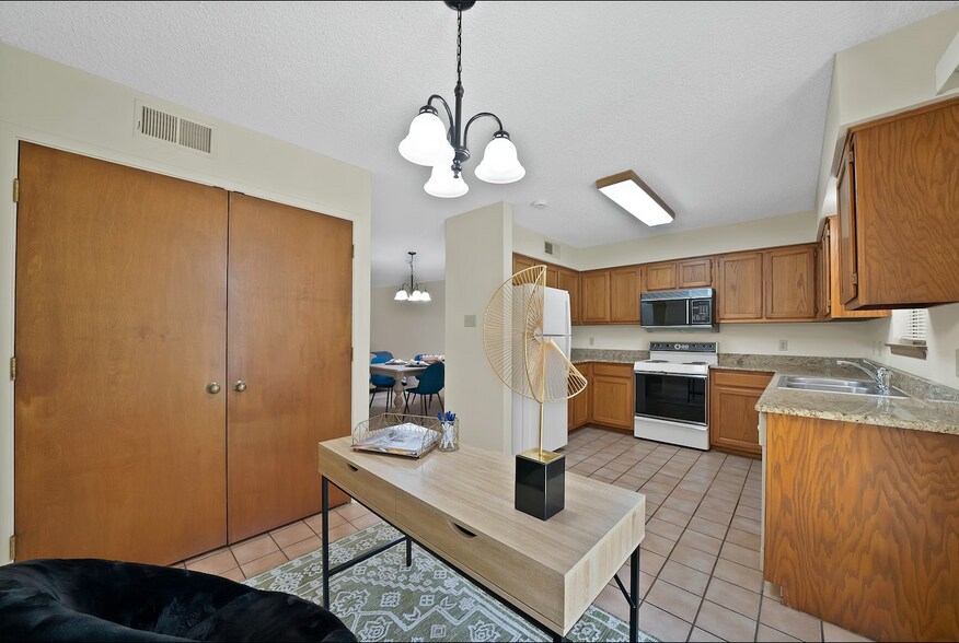 More Photos Of 2415 Sanguinet St, Fort Worth Apartments For Sale