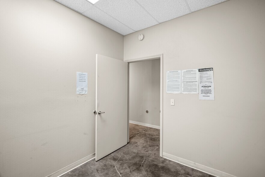 More Photos Of 2000 Lomaland Dr, El Paso Storefront Retail Office For Lease