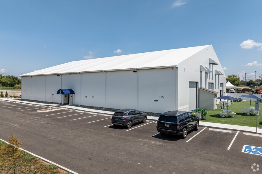 Primary Photo Of 10001 Kingston Pike, Knoxville Specialty For Lease