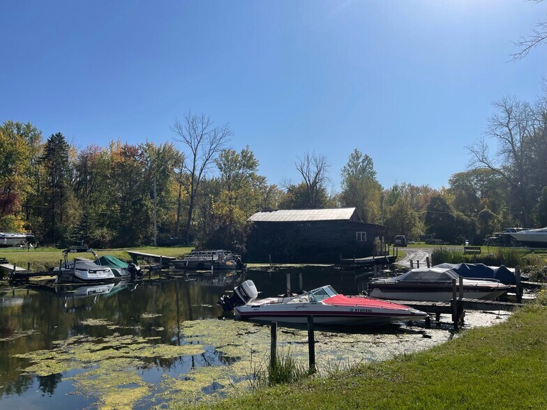 More Photos Of 9503 Hitchcock Point, Bridgeport Marina For Sale