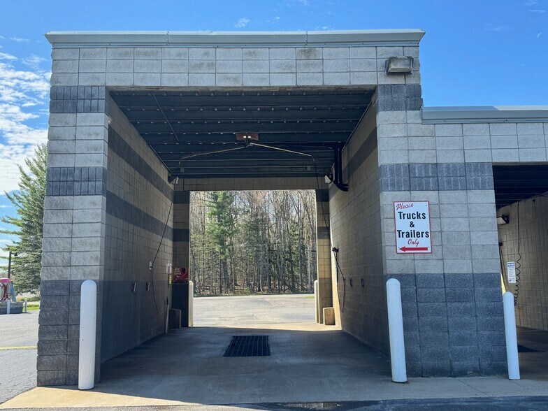 More Photos Of 7167 Houghton Lake Dr, Houghton Lake Carwash For Sale