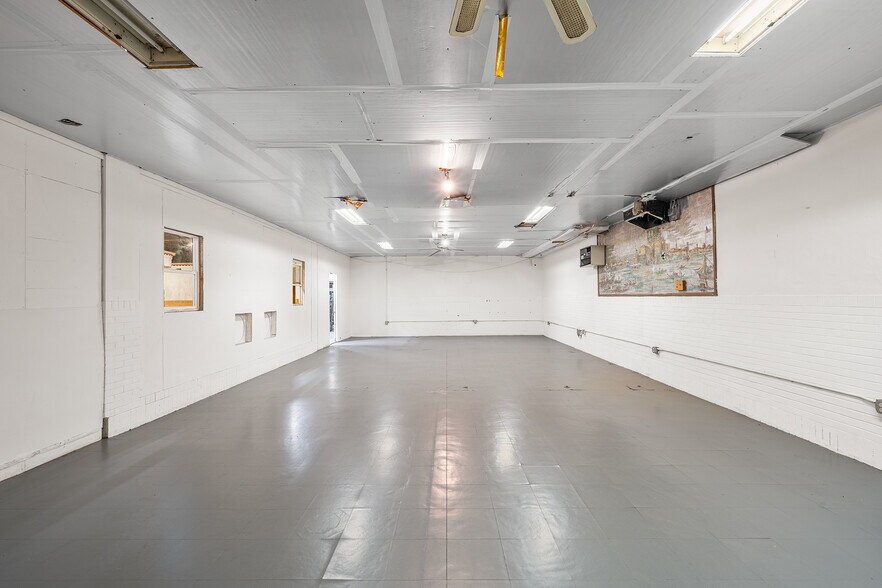 More Photos Of 379 Cherry St, Pottstown Flex For Lease