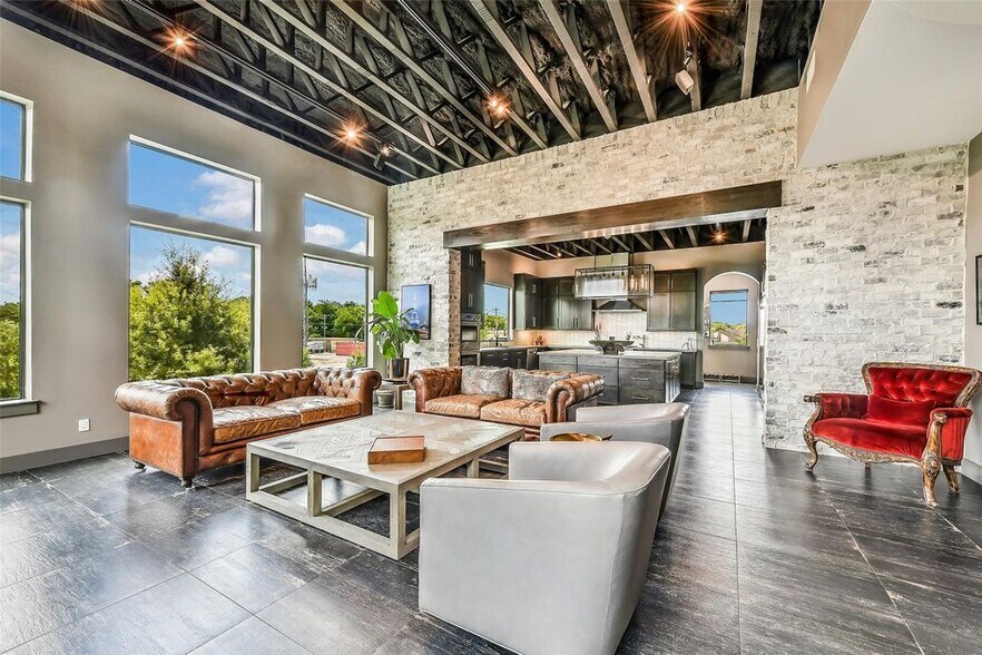More Photos Of 316 Morningside Dr, Friendswood Loft Creative Space For Sale
