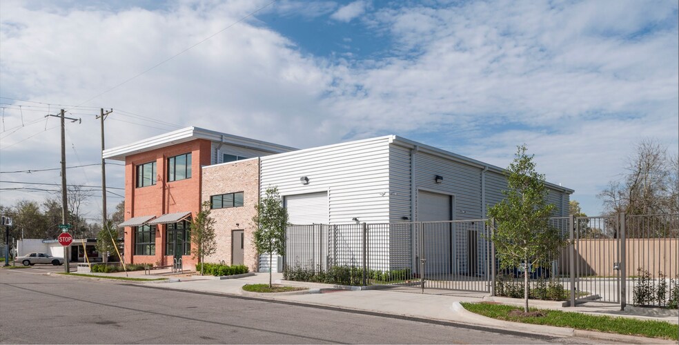 More Photos Of 4619 Lyons Ave, Houston Light Manufacturing For Sale