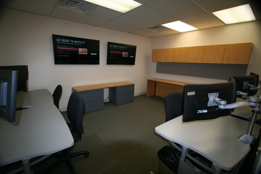 More Photos Of 10605 Concord St, Kensington Coworking Space