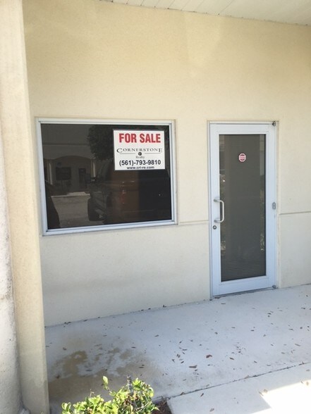 More Photos Of 585 105th Ave N, Royal Palm Beach Light Distribution For Lease