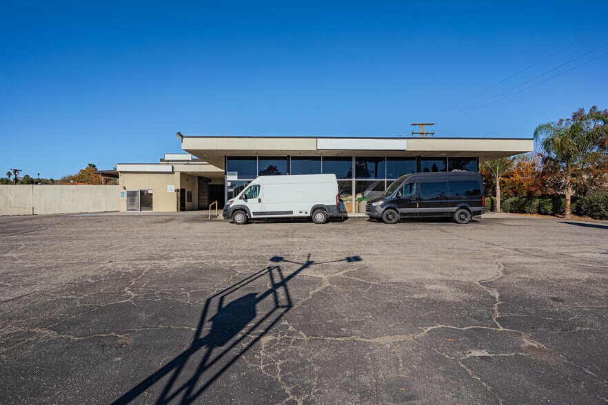 More Photos Of 3630 E Florida Ave, Hemet Auto Dealership For Sale