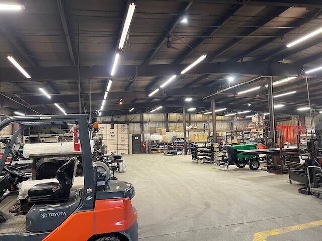 More Photos Of 101 E Chestnut St, Chilton Industrial For Sale