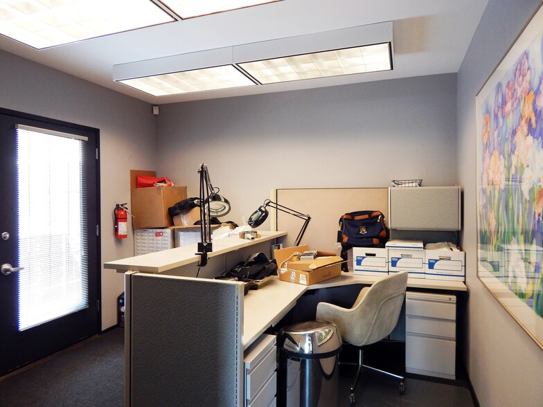 More Photos Of 2326-2330 NW Everett St, Portland Office For Lease