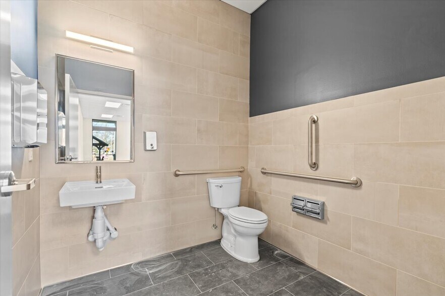 More Photos Of 12040 Forrest St, Arlington Office Residential For Lease