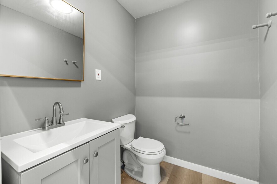 More Photos Of 915 N Willowbrook Ave, Compton Warehouse For Sale