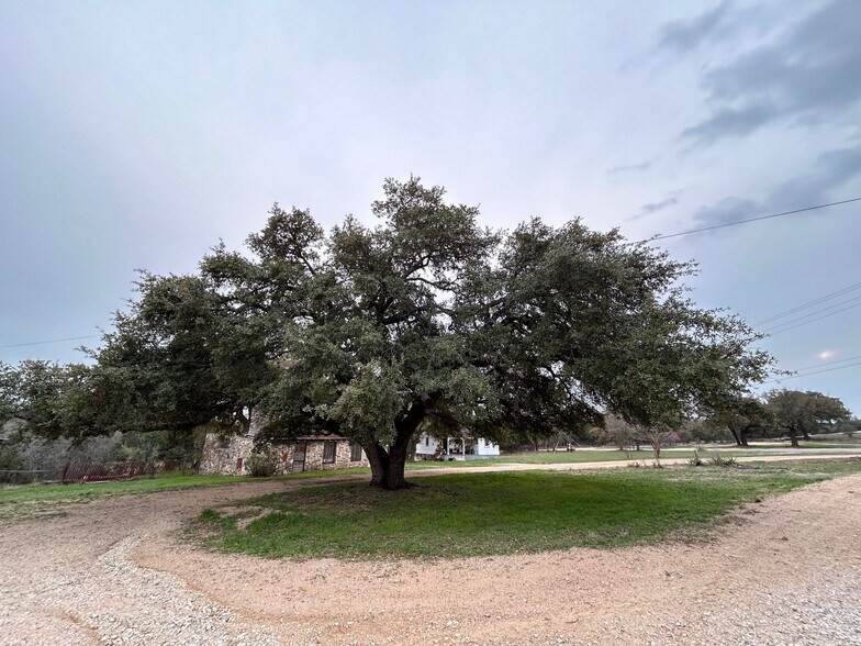 More Photos Of 123 Rocky Rd, Hye Storefront Retail Residential For Sale