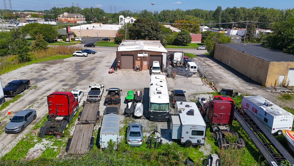 More Photos Of 2535 Bernice Rd, Lansing Warehouse For Sale