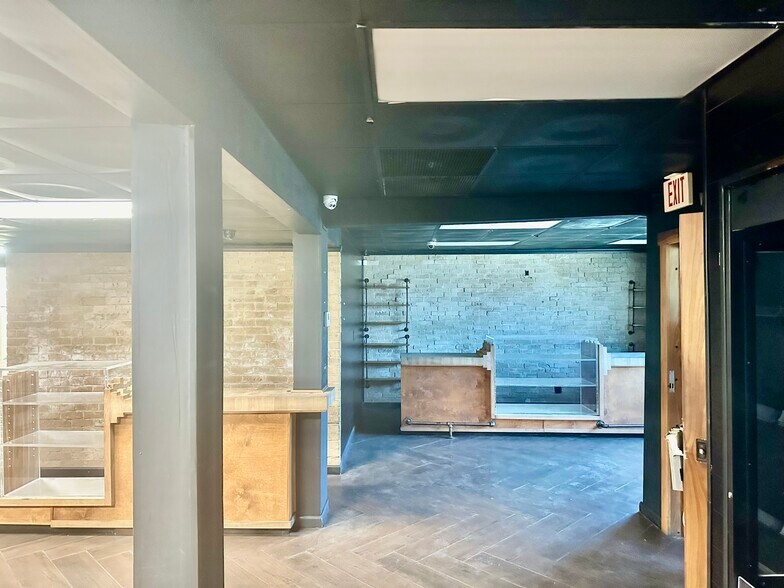 More Photos Of 5277 W Jefferson Blvd, Los Angeles General Retail For Sale