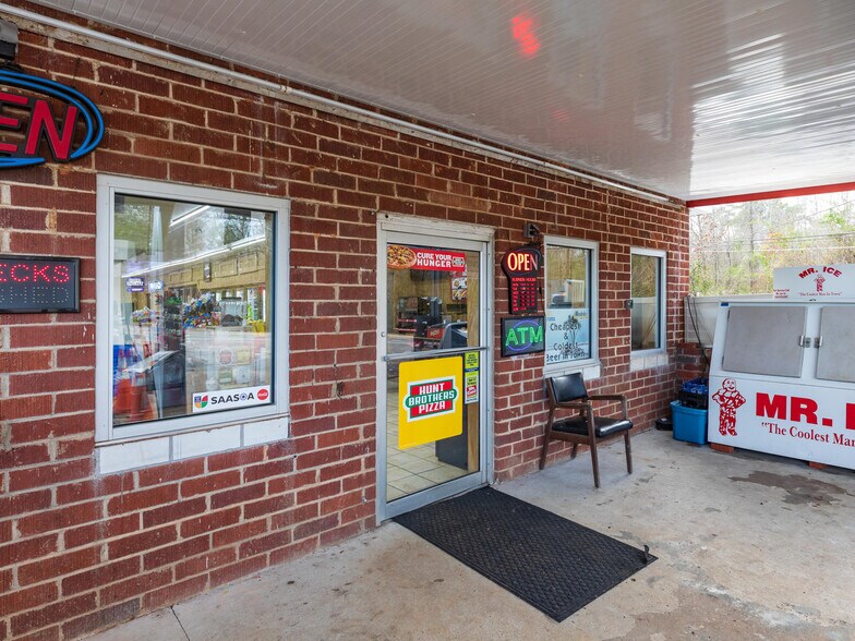 More Photos Of 3346 Us Highway 29, Valley Service Station For Sale