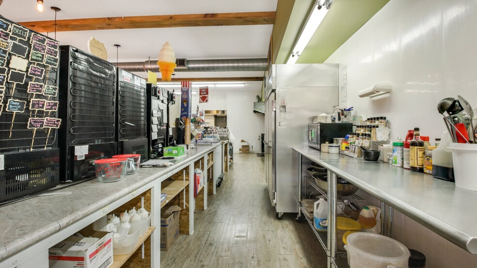 More Photos Of 909 W Main St, Cameron General Retail For Sale