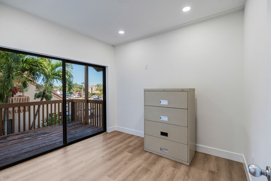 More Photos Of 2831 Ringling Blvd, Sarasota Unknown For Lease