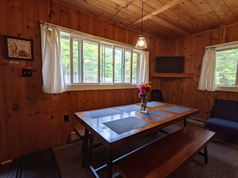 More Photos Of 3932 Point of View Ln, Phelps Hotel For Sale