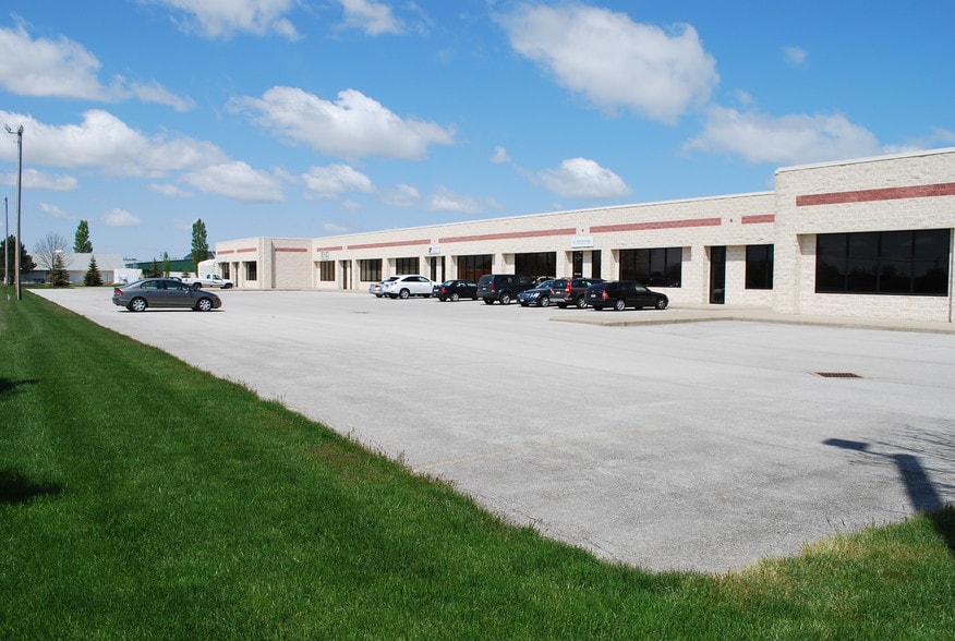 More Photos Of 2401 Sawmill Pky, Huron Light Manufacturing For Lease