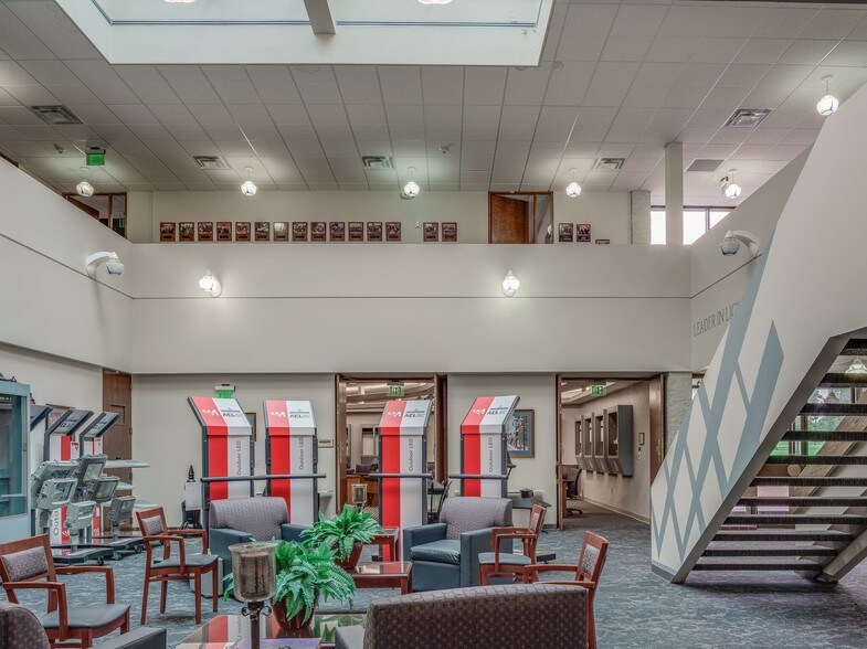 More Photos Of 3825 Columbus Rd, Granville Loft Creative Space For Lease