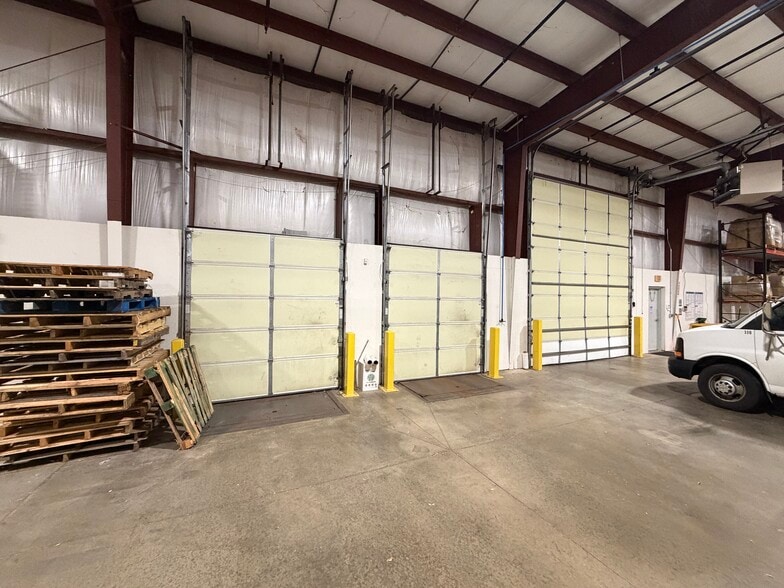 More Photos Of 3310 Middlebury St, Elkhart Manufacturing For Lease