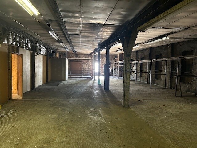More Photos Of 113 8th St, Brooklyn Manufacturing For Sale