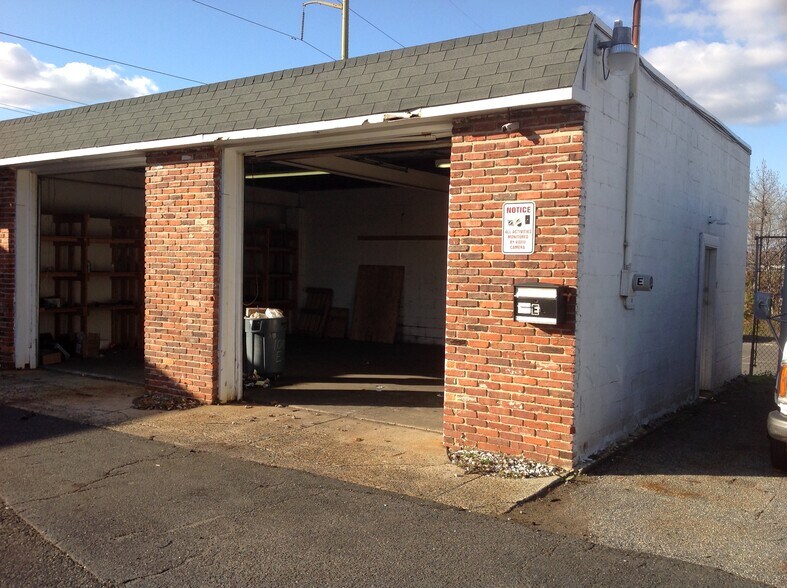 More Photos Of 1010 Rose Ave, Runnemede Flex For Sale