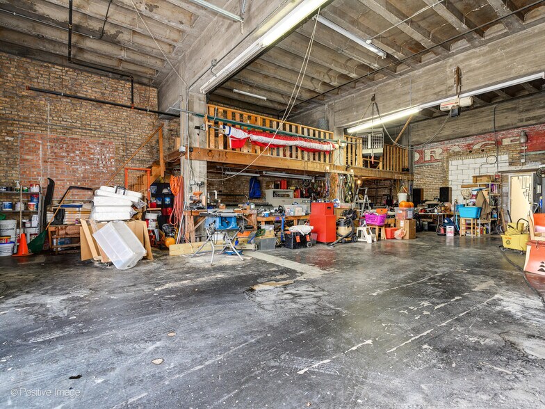 More Photos Of 2109-2119 Green Bay Rd, Highland Park Storefront Retail Residential For Sale