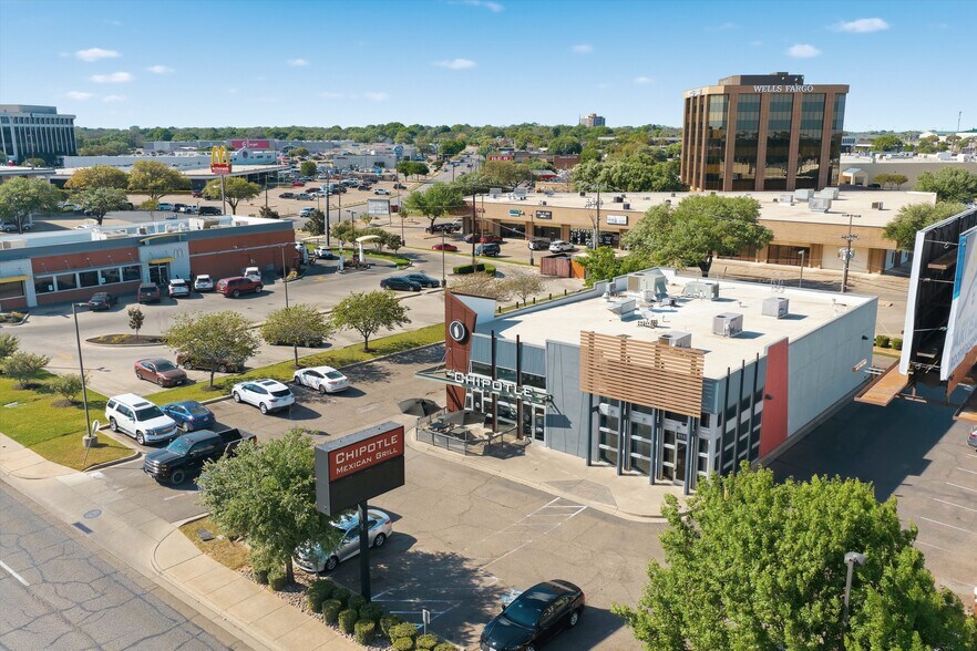 More Photos Of 1115B N Valley Mills Dr, Waco Storefront For Lease