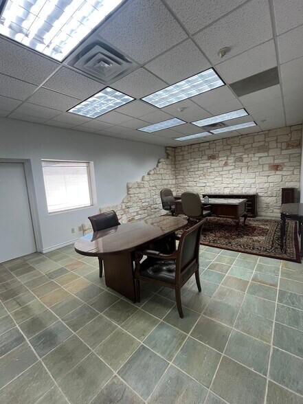 More Photos Of 400 E St Elmo Rd, Austin Unknown For Lease