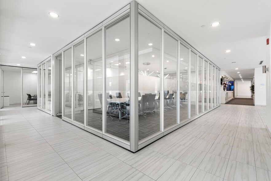 More Photos Of 3737 Boul Cremazie E, Montréal Office For Lease