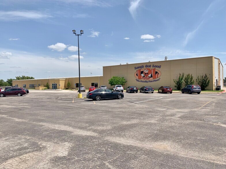 Primary Photo Of 6720 NW Quanah Parker Trwy, Lawton Freestanding For Sale