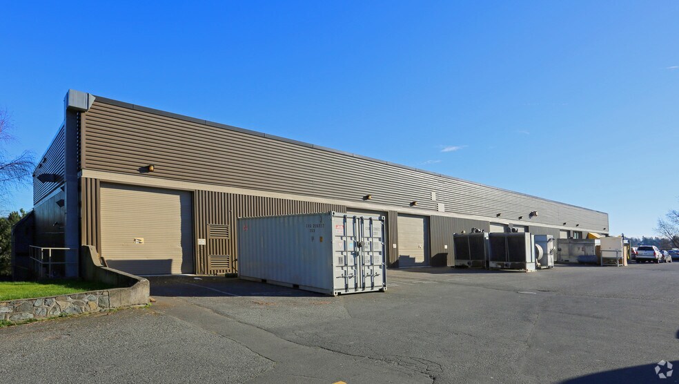 More Photos Of 721 Vanalman Ave, Saanich Warehouse For Lease