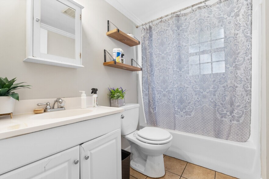 More Photos Of 5757 Ogeechee Rd, Savannah Flex For Lease