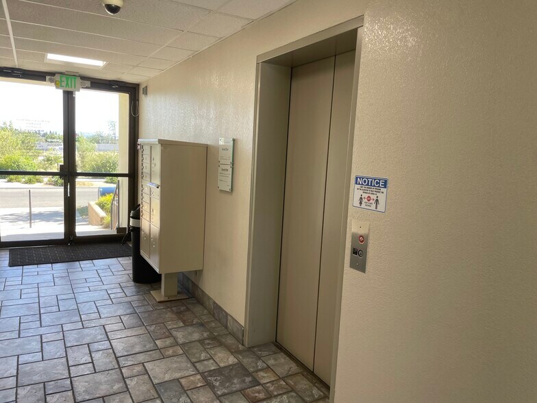 More Photos Of 855 W 7th St, Reno Office For Sale