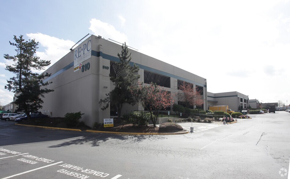 More Photos Of 510-550 Andover Park W, Tukwila Warehouse For Lease