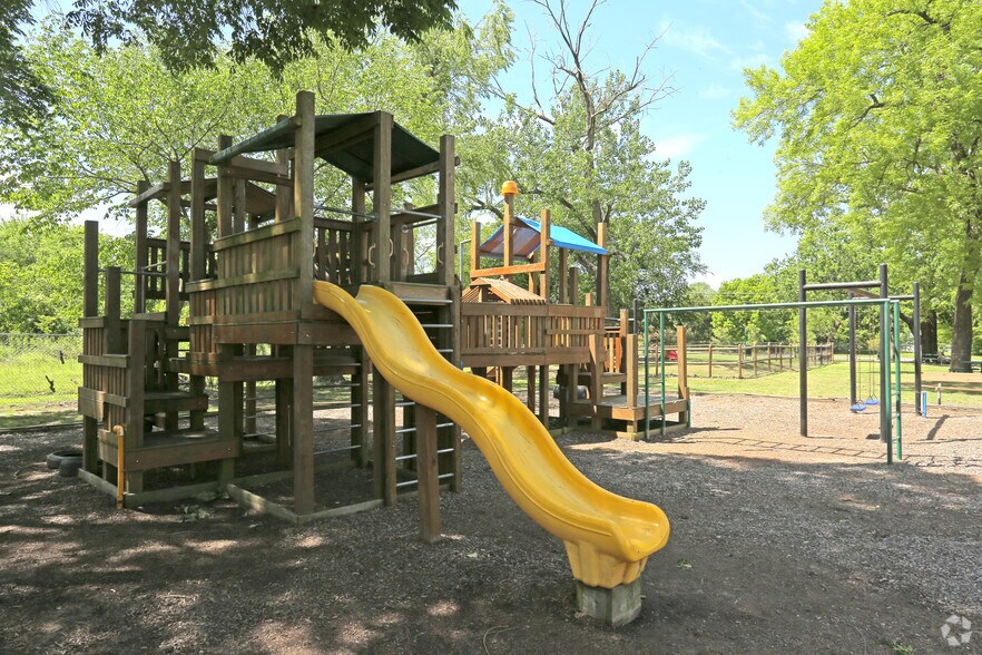 More Photos Of 207 N Hickory St, Sapulpa Multifamily For Sale