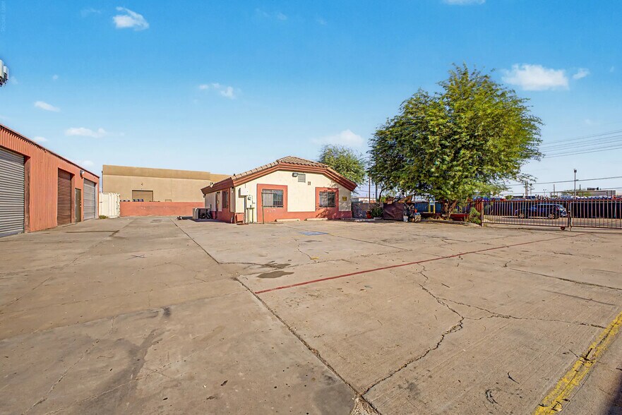 More Photos Of 3532 E Elwood St, Phoenix Warehouse For Lease