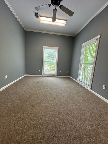 More Photos Of 403 Towne Center Blvd, Ridgeland Medical For Lease