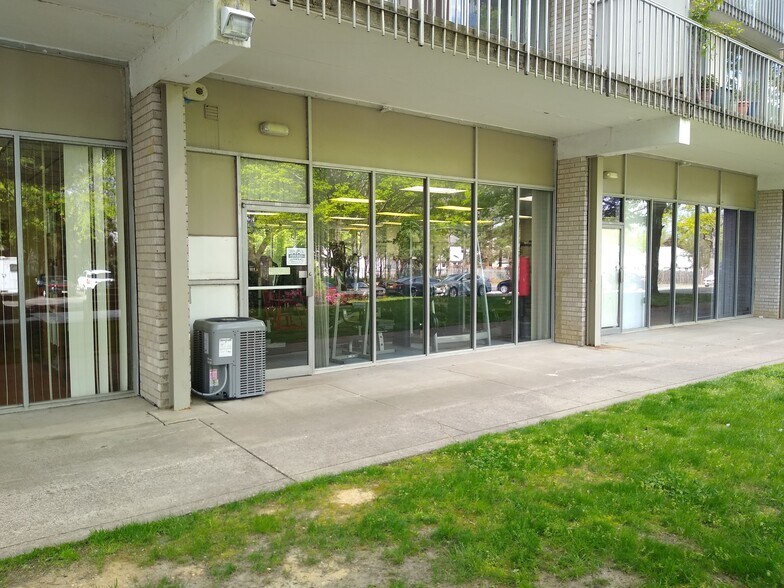 More Photos Of 401 Cooper Landing Rd, Cherry Hill Apartments For Lease