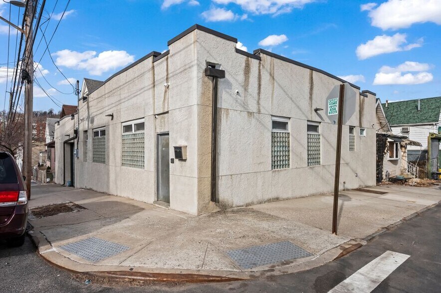 More Photos Of 85 Tompkins St, Staten Island Service For Sale