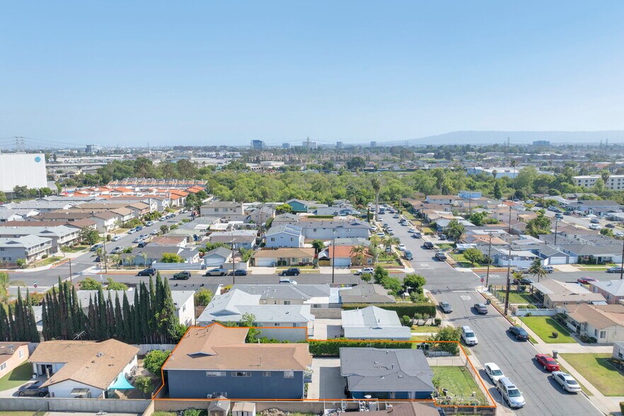 More Photos Of 16928 S Berendo Ave, Gardena Apartments For Sale